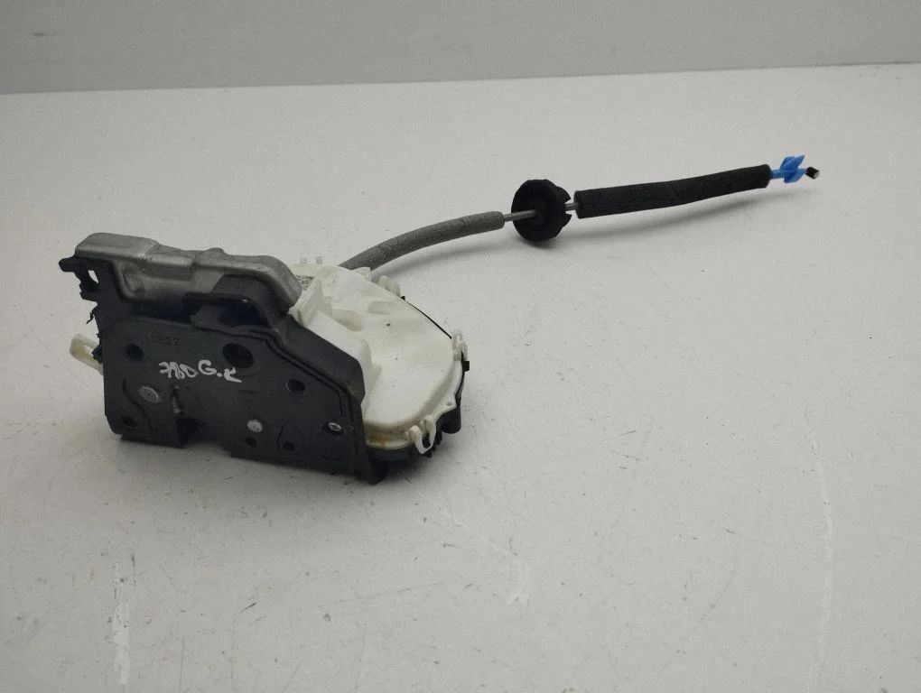 Rear door lock 8K0839015J