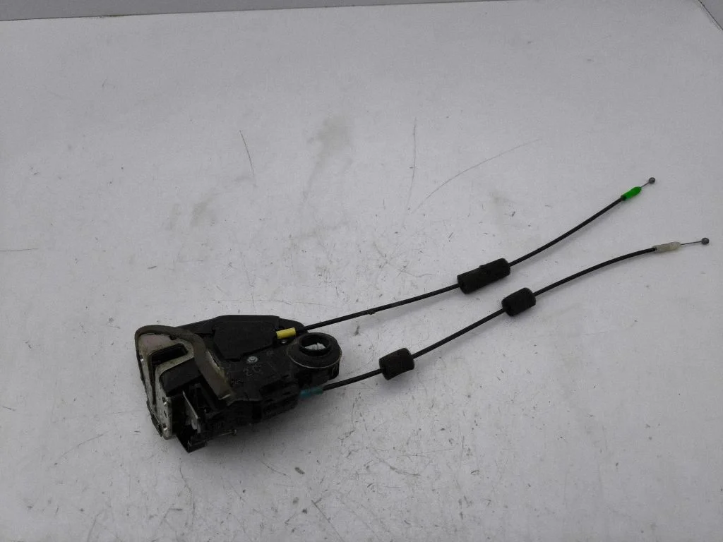 Rear door lock 6111415