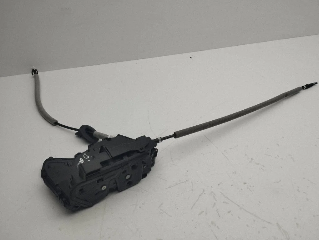 Rear door lock 45840180