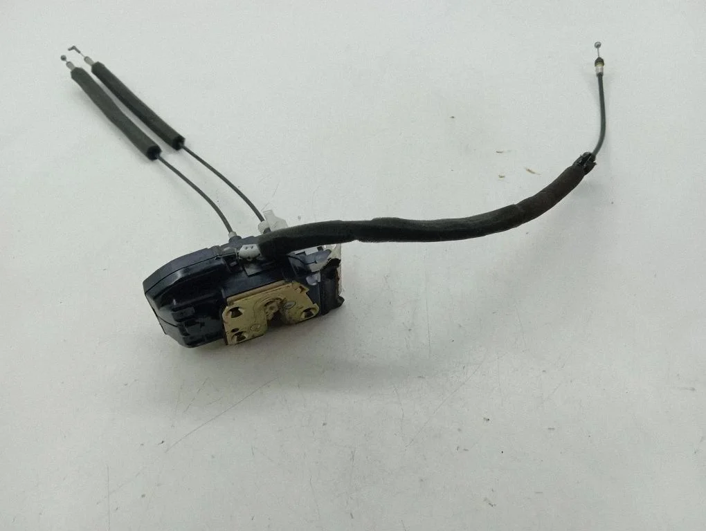Rear door lock – left