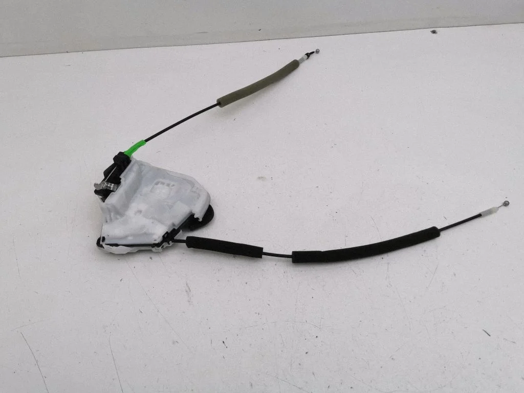 Rear door lock 825006PA1C