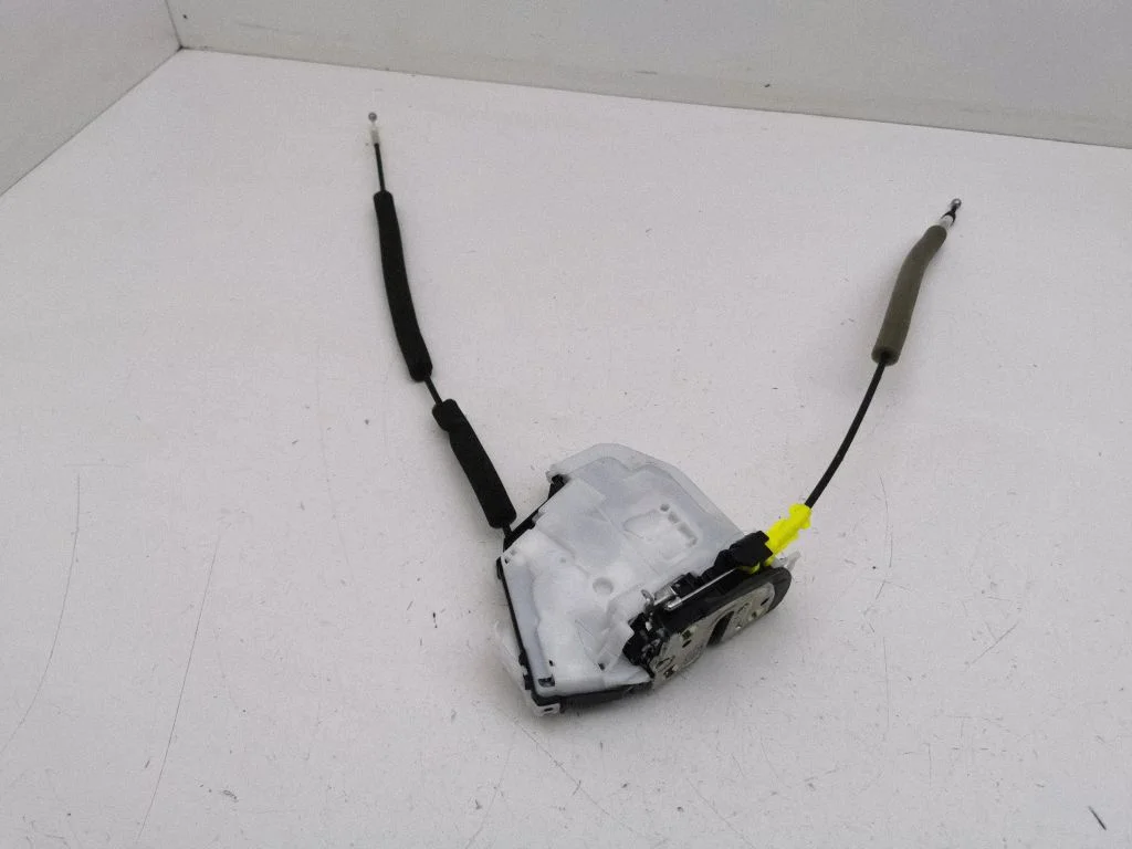 Rear door lock 825016PA1C