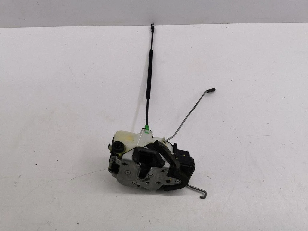 Rear door lock – right