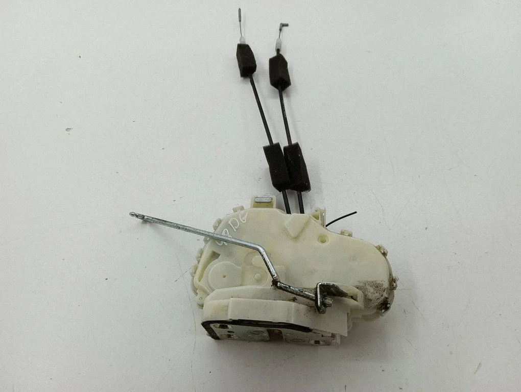 Rear door lock – right