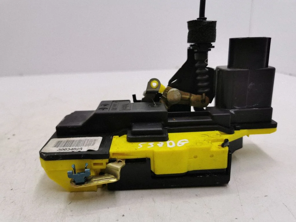 Rear door lock 30634624