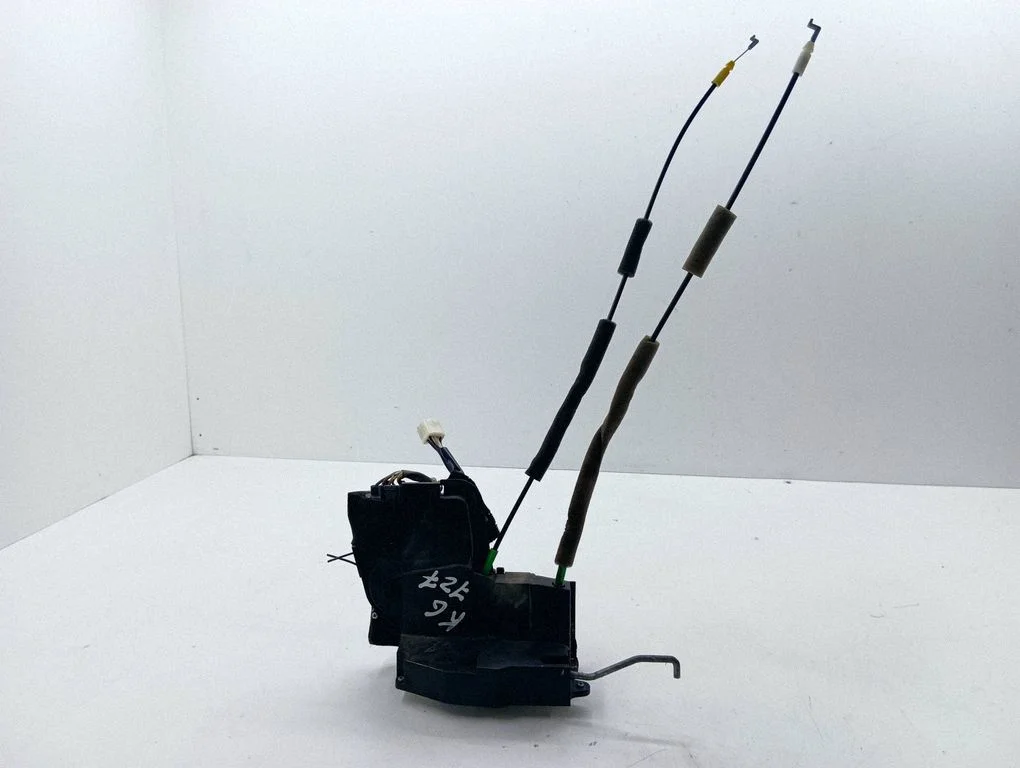 Rear door lock – left