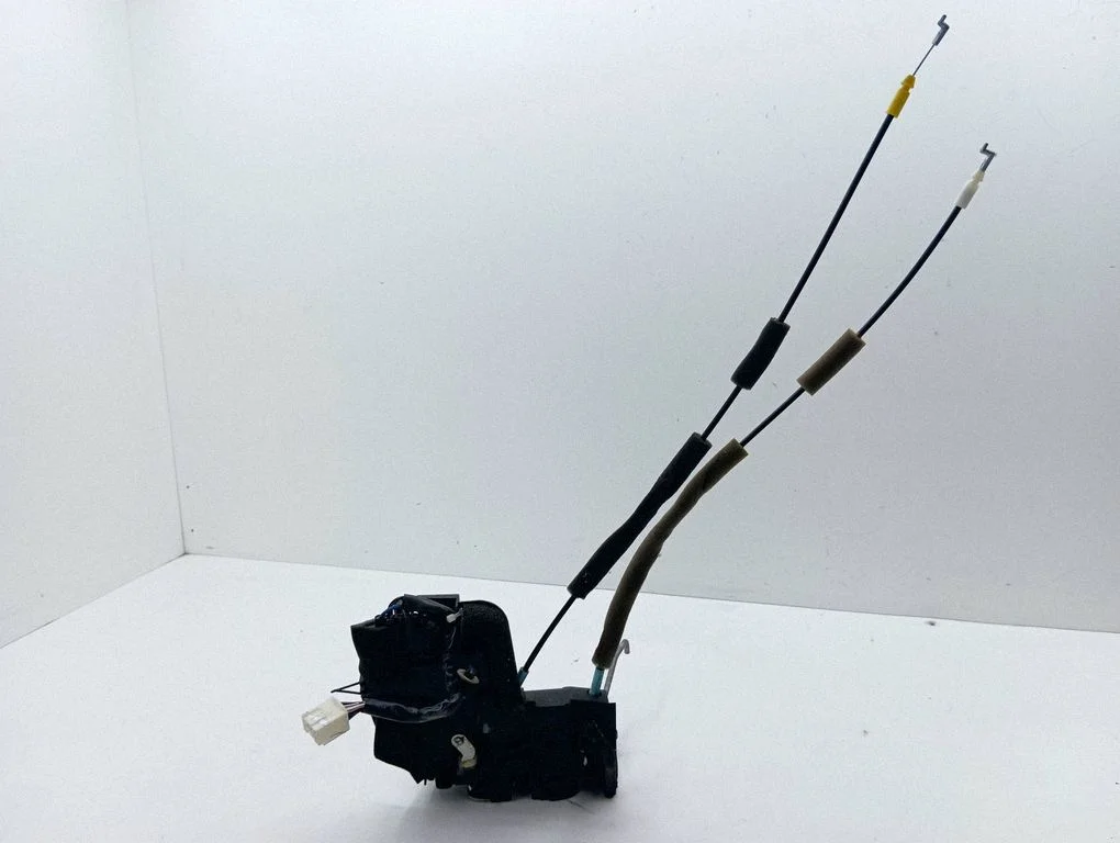 Rear door lock – right