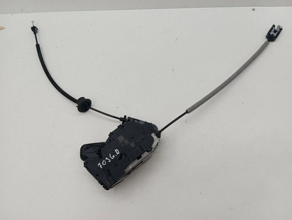 Rear door lock 45380180