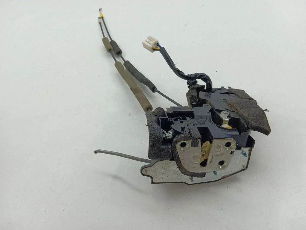 Rear door lock – left