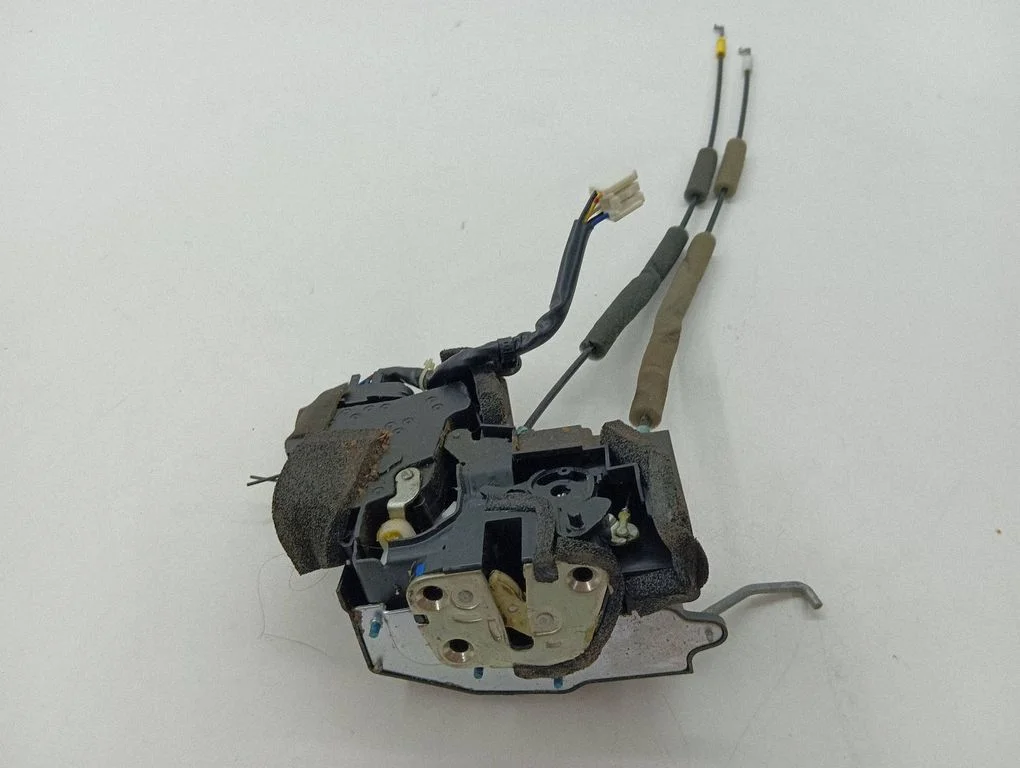 Rear door lock – right
