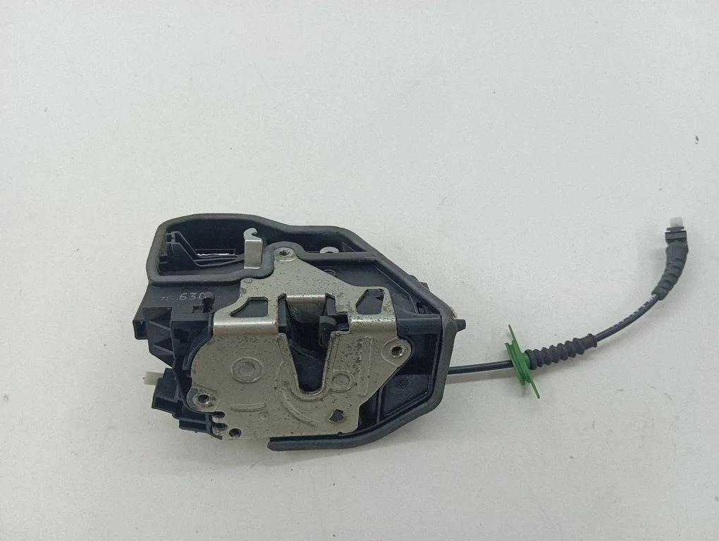 Rear door lock – right