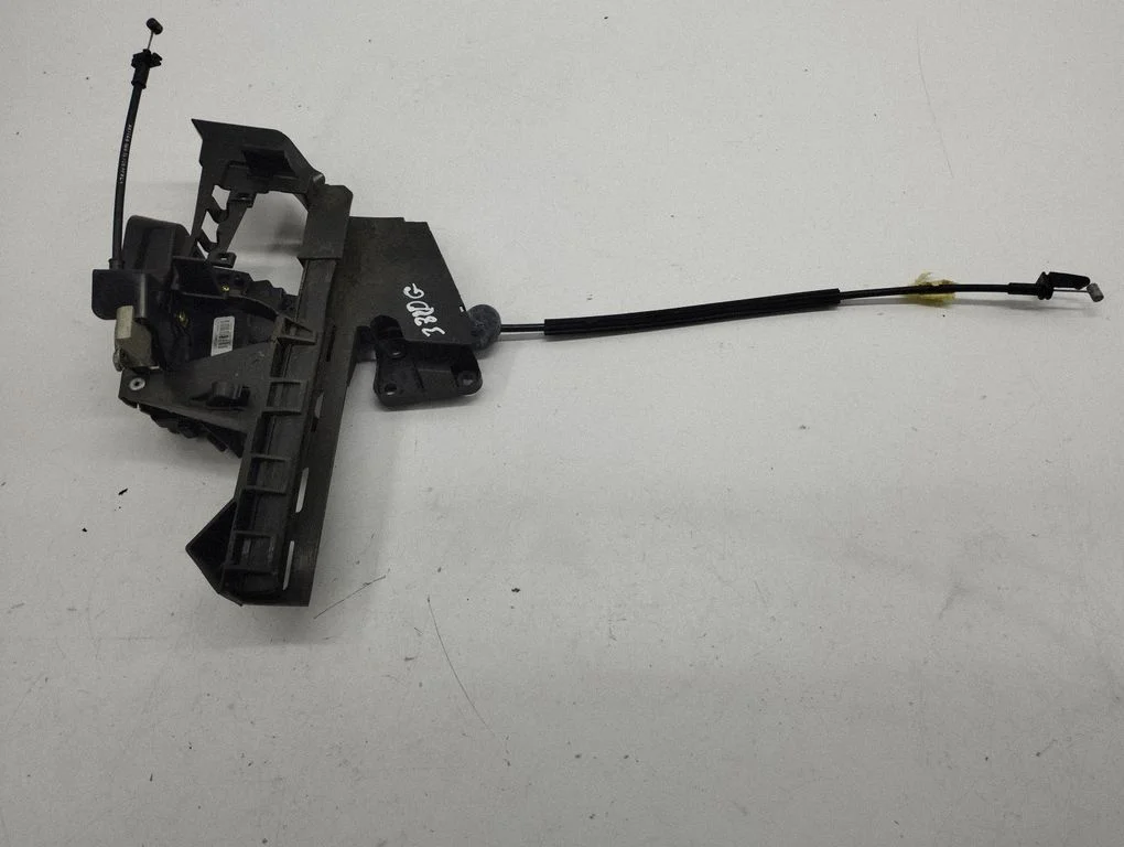 Rear door lock 4M51A266830
