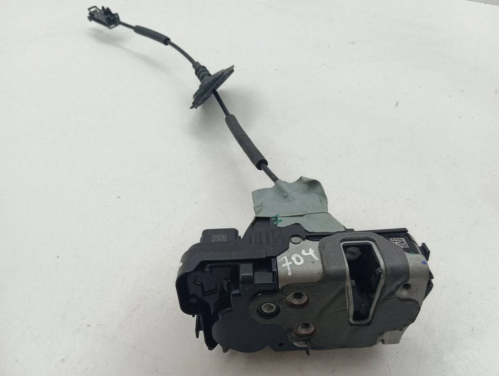 Rear door lock – left