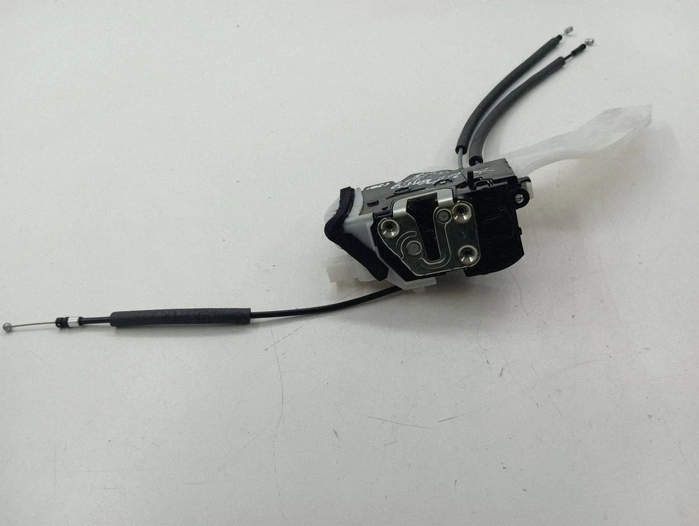 Rear door lock – left