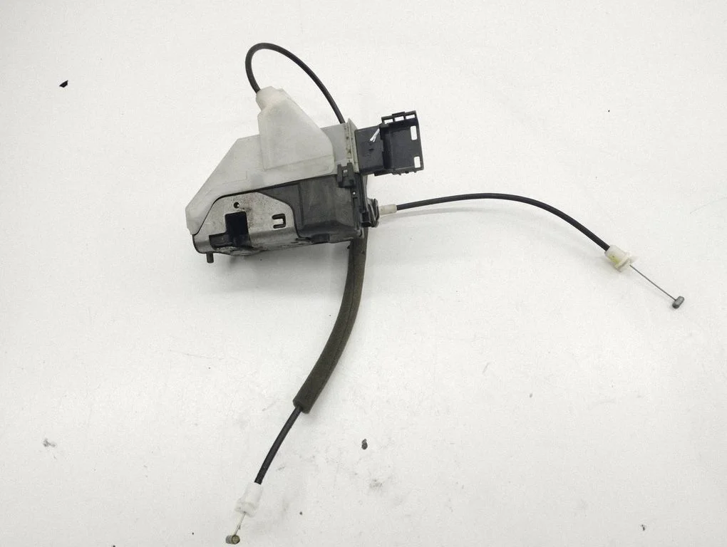 Rear door lock PSA72302