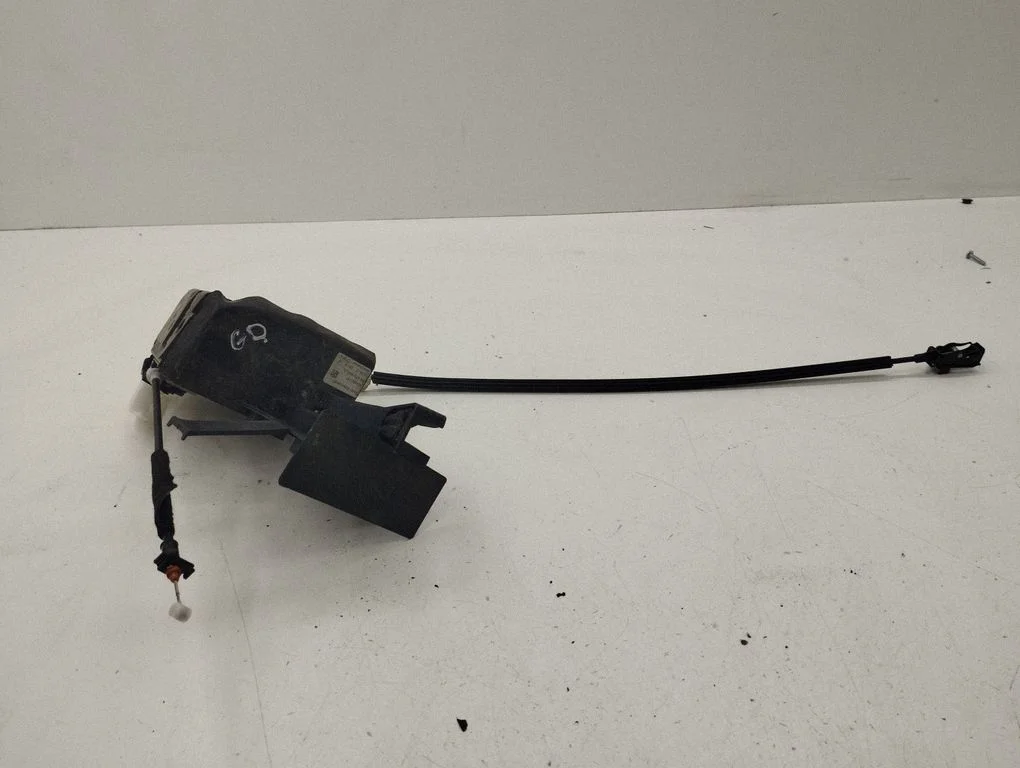 Rear door lock AM5AR26412BC
