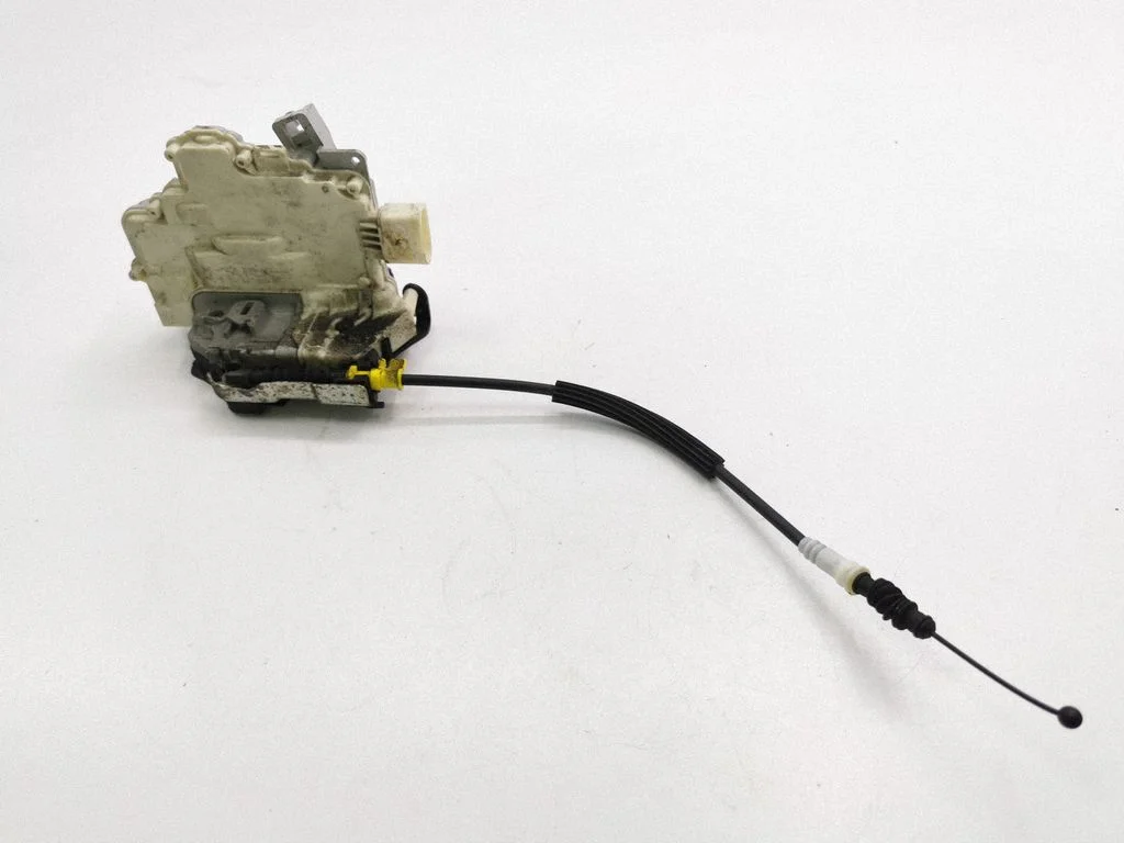 Rear door lock 4G0839016