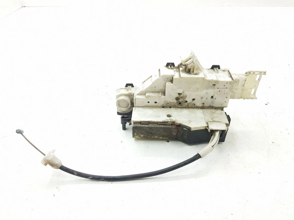 Rear door lock – rear right