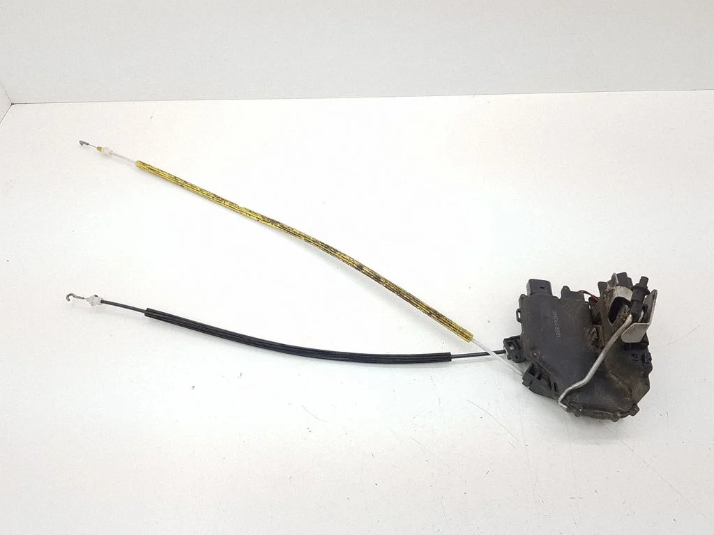 Rear door lock 4B0839016G