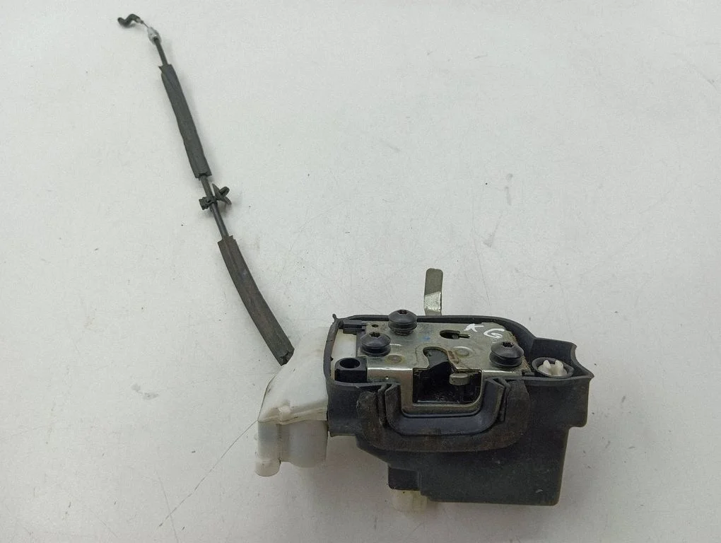 Rear door lock – left