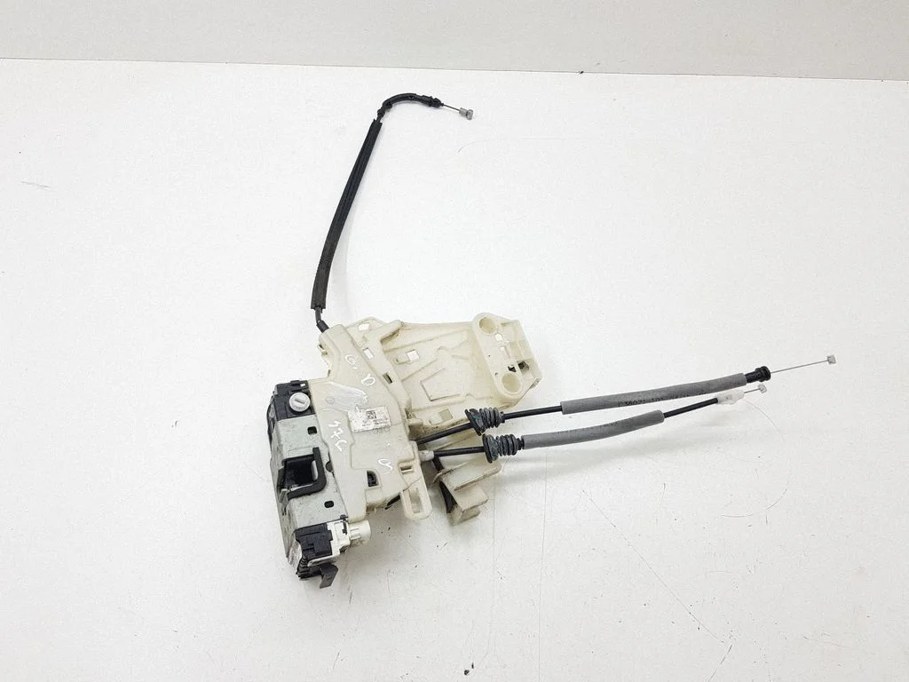 Rear door lock T520RR00