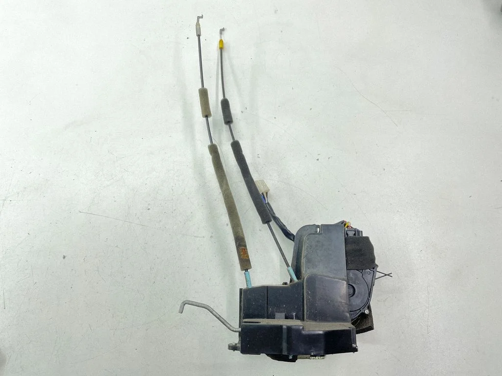 Rear door lock – right