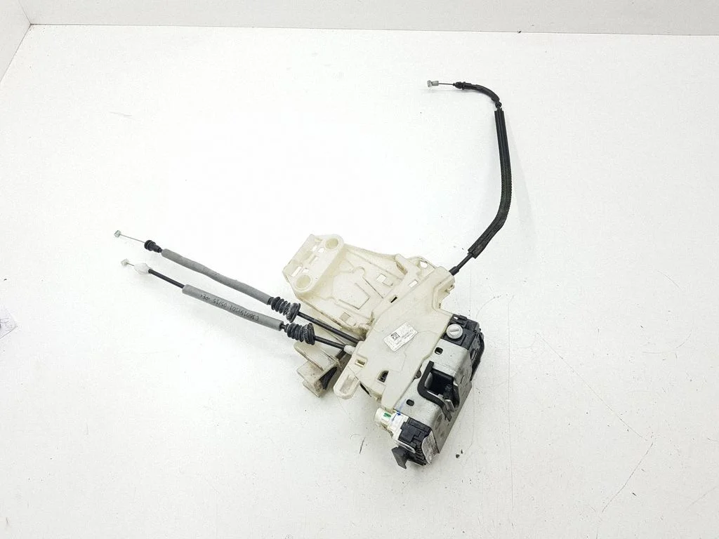 Rear door lock P04589917