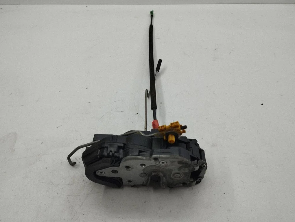 Rear door lock 13579556