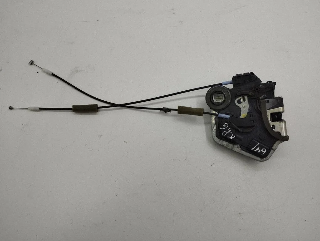 Rear door lock – left