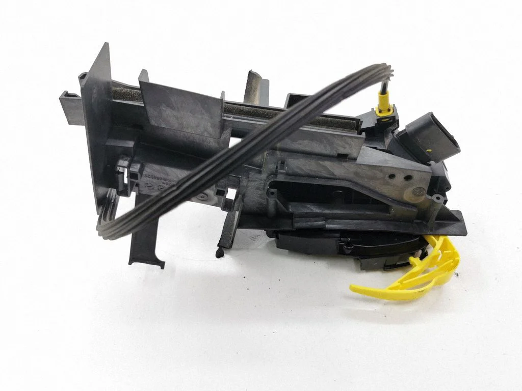Rear door lock AM5AR26412BE