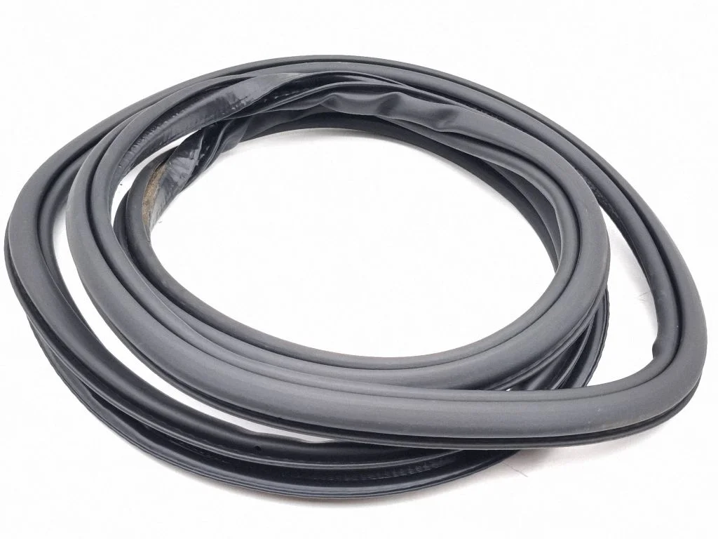 Rear door rubber seal (on body) – left