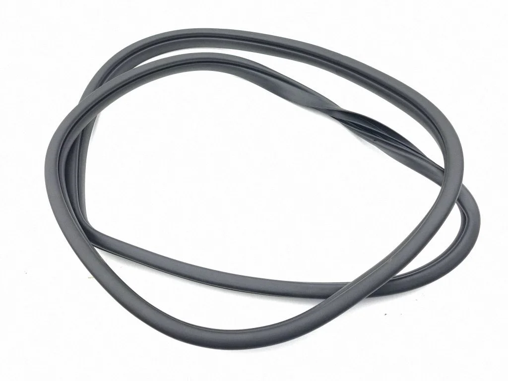 Rear door rubber seal (on body) – right