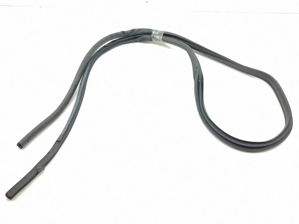 Rear door rubber seal (on body) – right