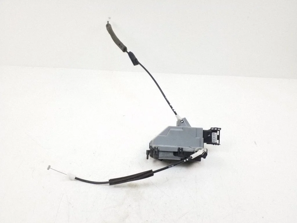 Rear door lock 3209A186712