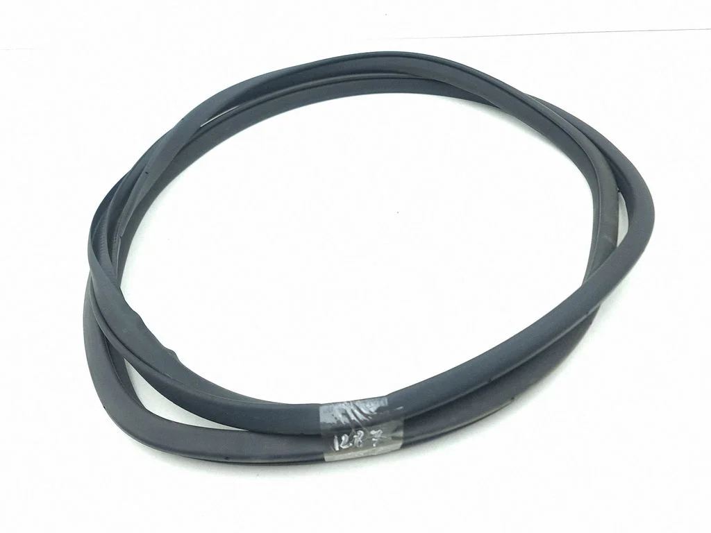 Rear door rubber seal (on body) – left
