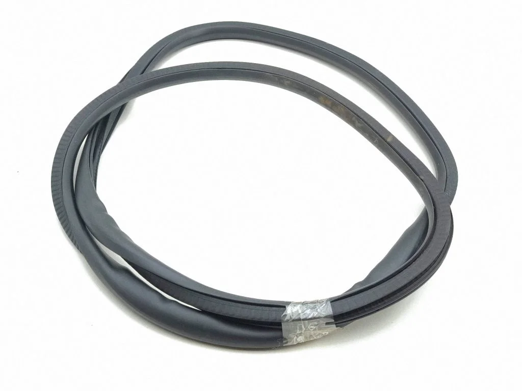 Rear door rubber seal (on body) – right