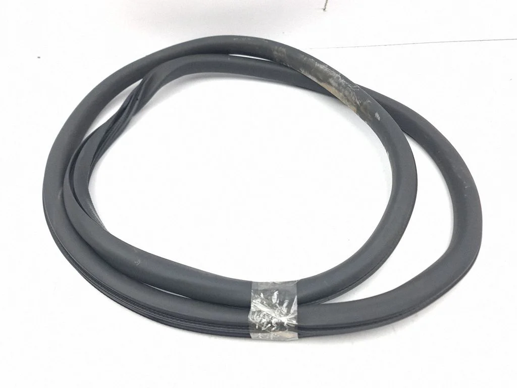 Rear door rubber seal (on body) – left