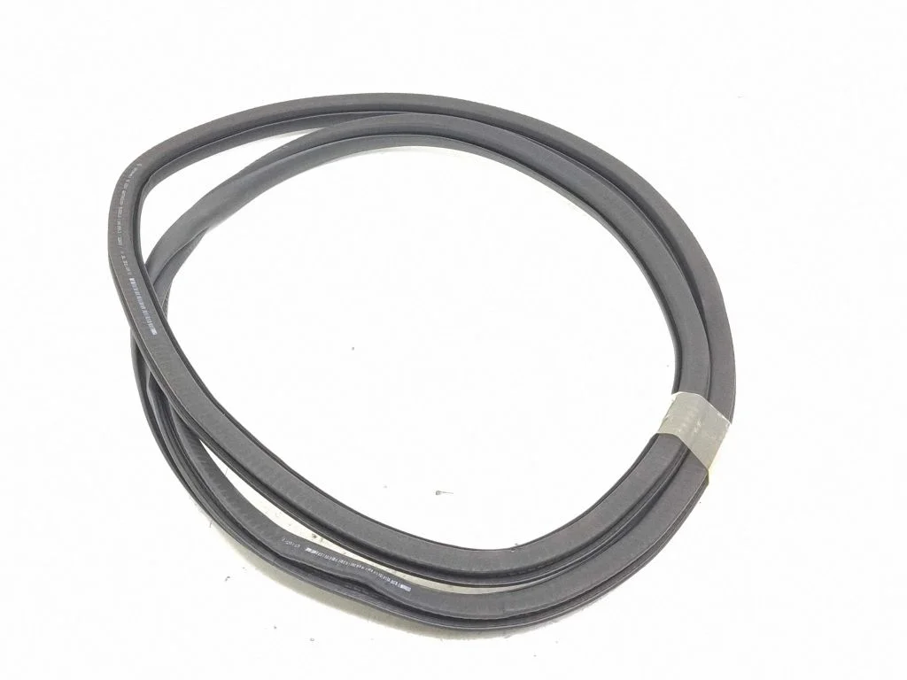 Rear door rubber seal (on body) – left