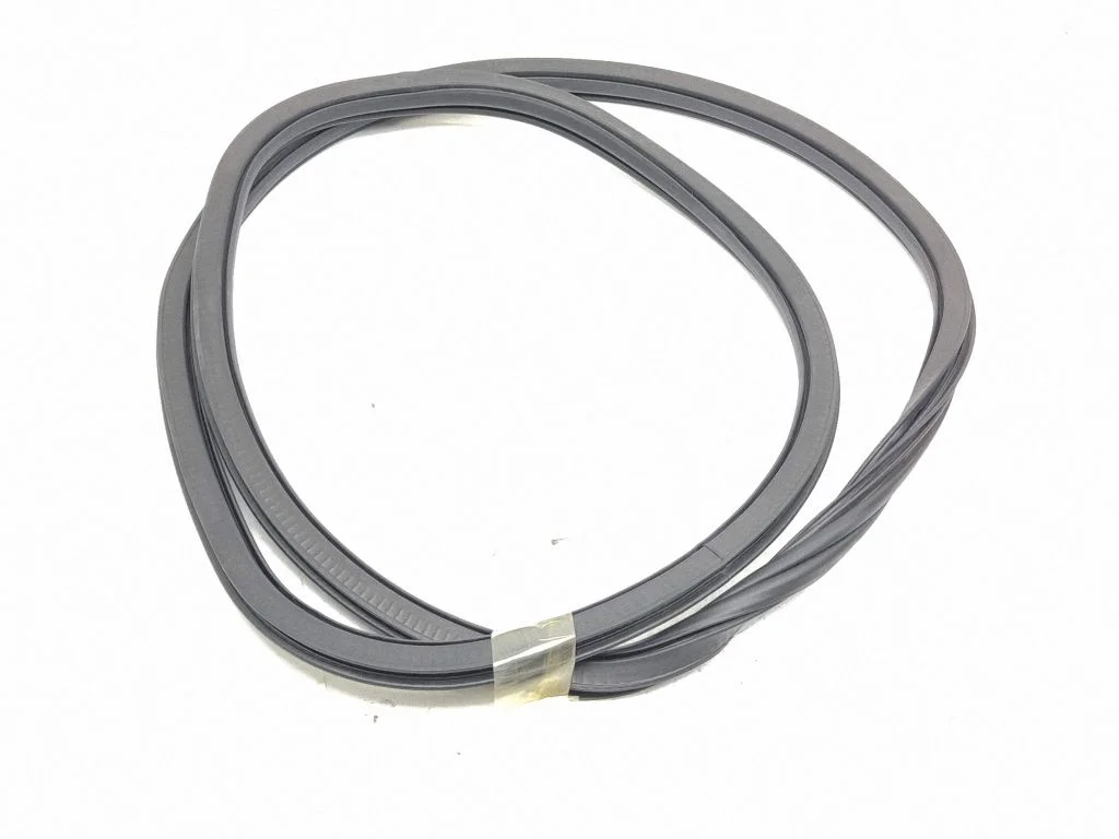 Rear door rubber seal (on body) – left