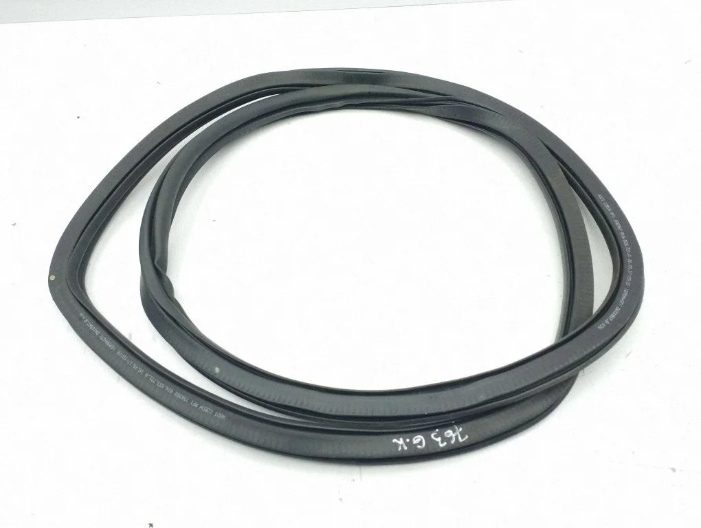 Rear door rubber seal (on body) – left