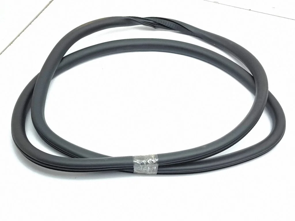 Tagaukse tihend (kere pool) – vasak