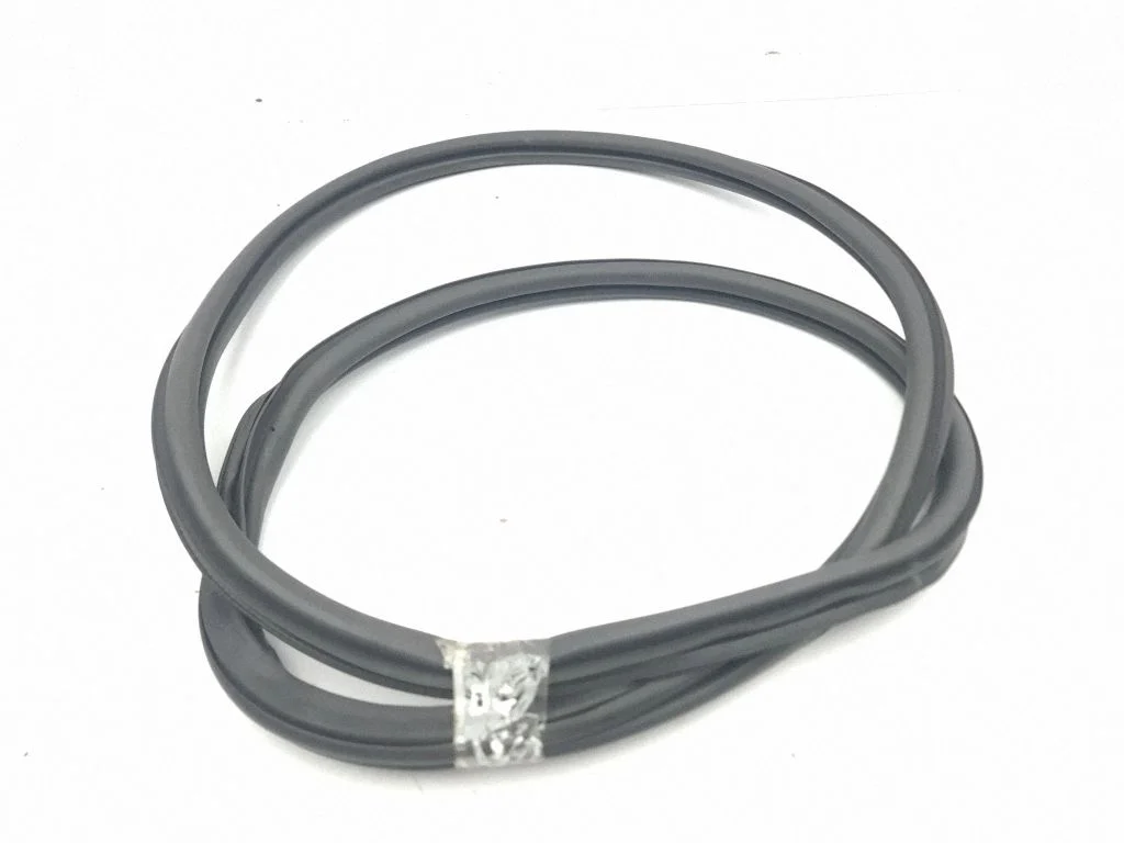 Rear door rubber seal (on body) – right