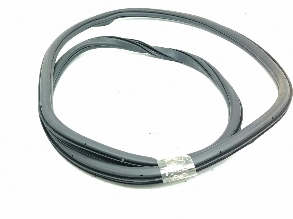 Rear door rubber seal (on body) – right