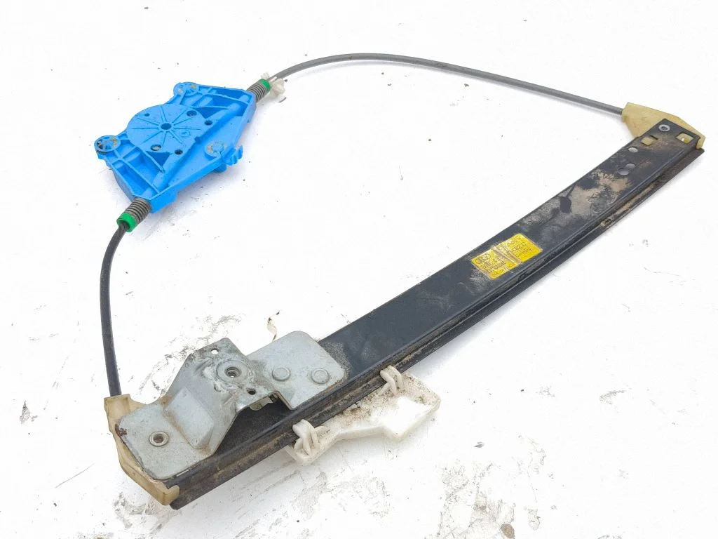 Rear window lifting mechanism without motor – left