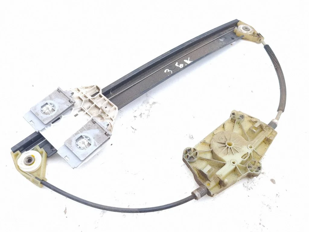 Rear window lifting mechanism without motor 4F0839461A