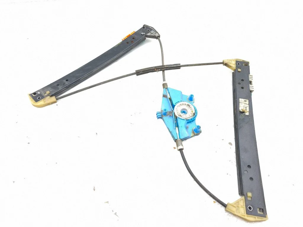 Aizmugurējā el. loga pacēlāja mehānisms bez motoriņa 7L0839461