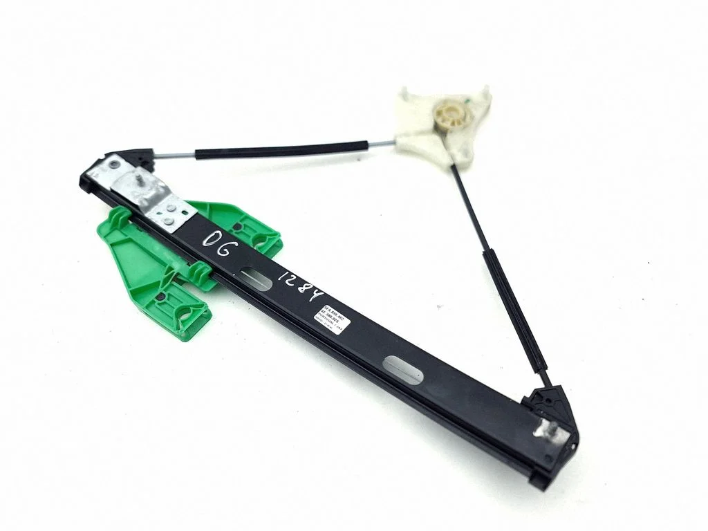 Rear window lifting mechanism without motor 5FA839462