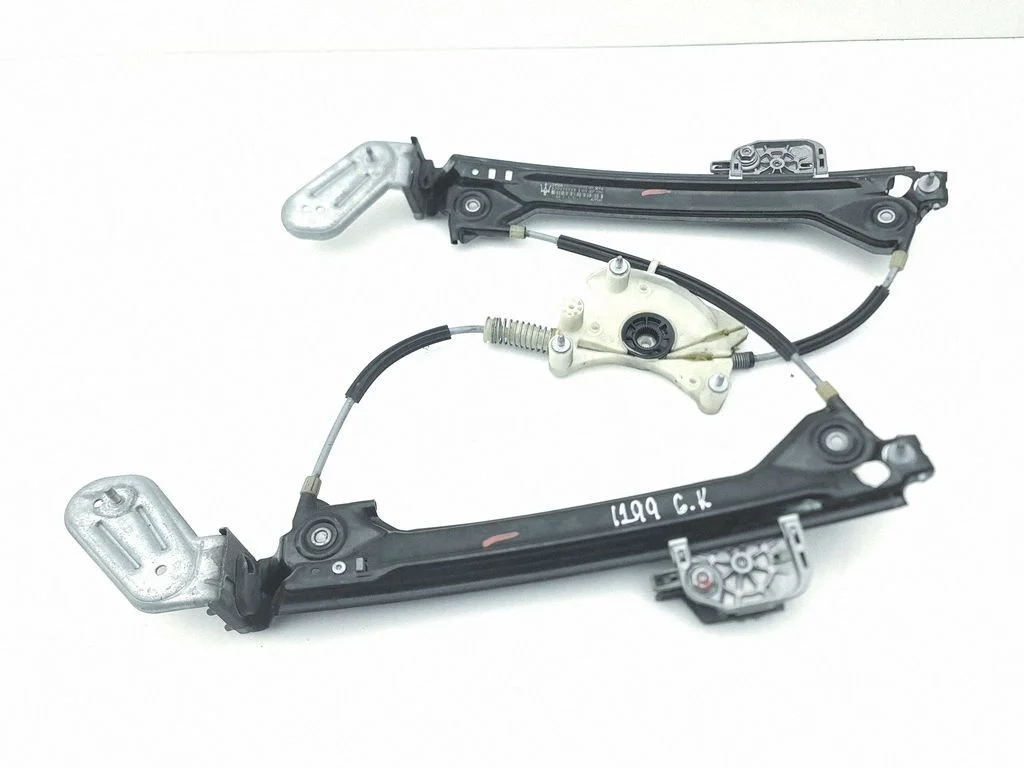 Rear window lifting mechanism without motor – Maserati Ghibli (2013-)