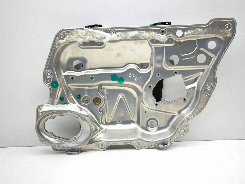 Aizmugurējā el. loga pacēlāja mehānisms bez motoriņa 3W5839462B