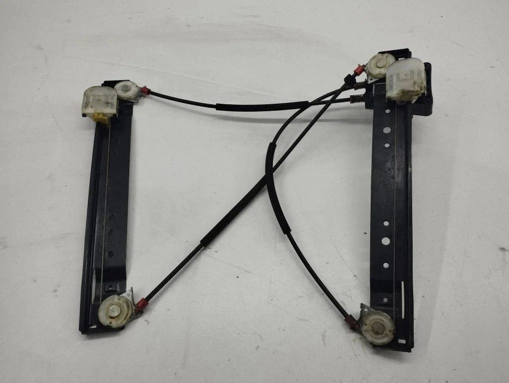 Rear window lifting mechanism without motor GM21U27000A7